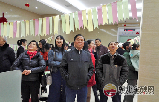 挂花灯 猜灯谜 市九江银行与市民共度元宵