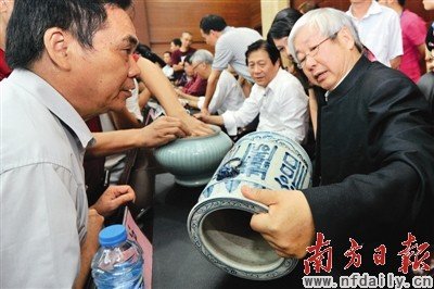 现场鉴宝民间藏品九成是赝品 鉴定“三不要”