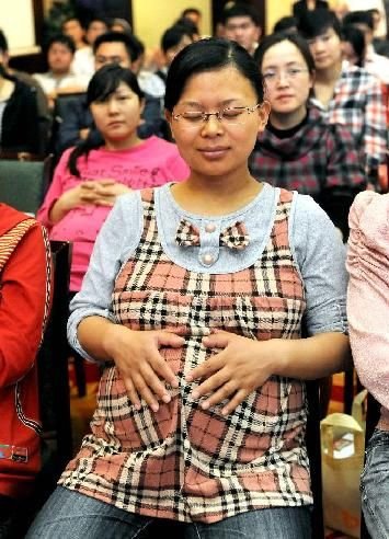 独生子女生育之惑：又贵又累二胎到底生不生