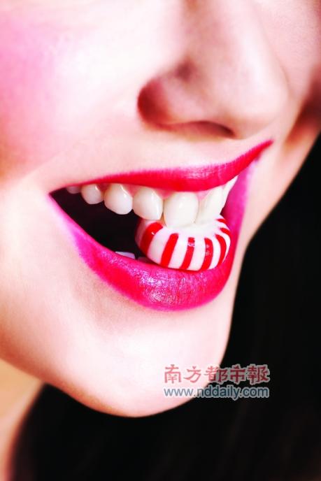 曝光：一颗假牙背后暗藏惊人暴利[组图]