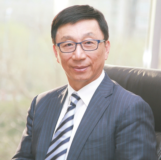 华泰保险集团董事长兼首席执行官王梓木